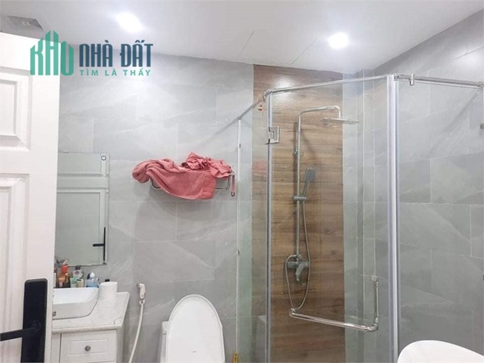 Nhà mặt phố Thành Công, lô góc, DTSD 60m2, MT 4,5m. Mặt ngõ bên 15m.Kinh doanh