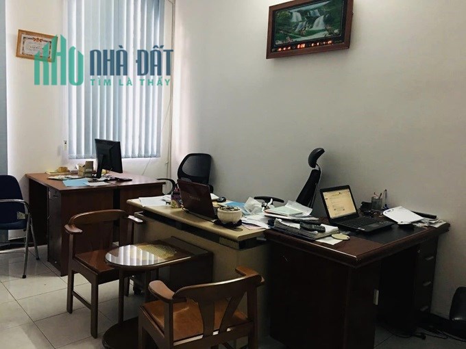Xe ngủ trong nhà Nguyễn Phúc Chu, P15, Tân Bình, 42m2, 2 tầng, 4.x tỷ.