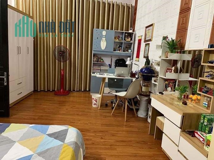 Bán Nhà Mặt Ngõ Văn Hương70m2 x 4 tầng 4 phòng ngủ đầy đủ công năng, nội thất sang xịn, ở sướng