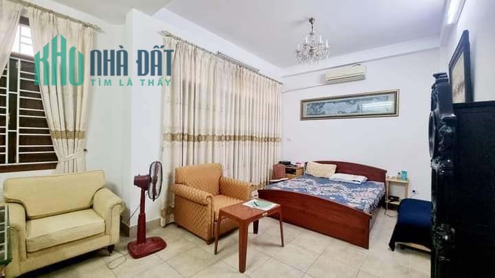 Bán Nhà Ngõ 276 Đường Nghi Tàm 98,2m2 x 4 tầng, mặt tiền rộng, 4 phòng ngủ, phân lô ô tô tải tránh,