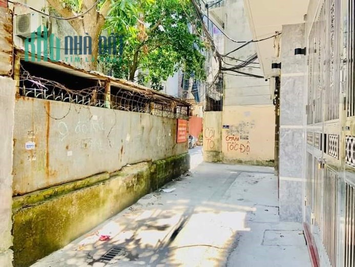 Bán Đất Tặng Nhà 3 tầng Mặt Phố Lạc Long Quân 184m2, nhà cấp 4 nên chủ nhà xác định bán đất cho các