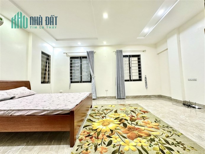 Bán nhanh nhà Khương Hạ 36M 5T 4.5 tỷ - tặng full nội thất - ô tô