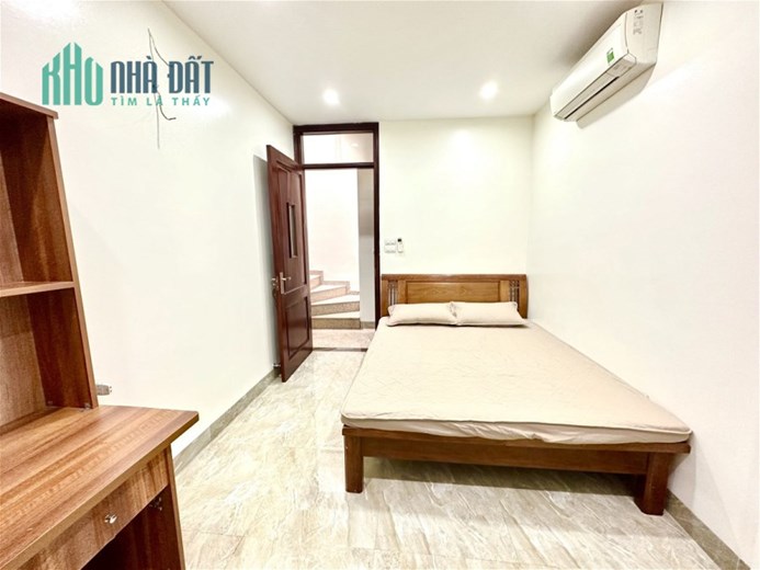 Bán nhanh nhà Khương Hạ 36M 5T 4.5 tỷ - tặng full nội thất - ô tô
