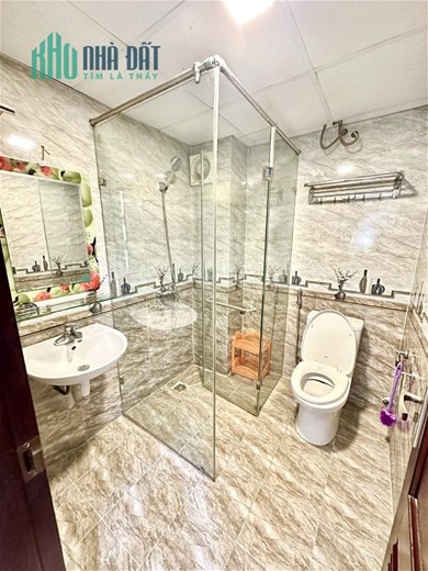 Bán nhanh nhà Khương Hạ 36M 5T 4.5 tỷ - tặng full nội thất - ô tô