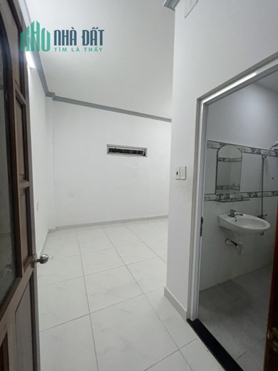 HẺM Ô TÔ - NGAY CHỢ CÂY QUÉO - SỔ VUÔNG HOÀNG CÔNG ĐỦ - NHÀ MỚI Ở NGAY - 5.5 tỷ Phường 6 Bình Thạnh