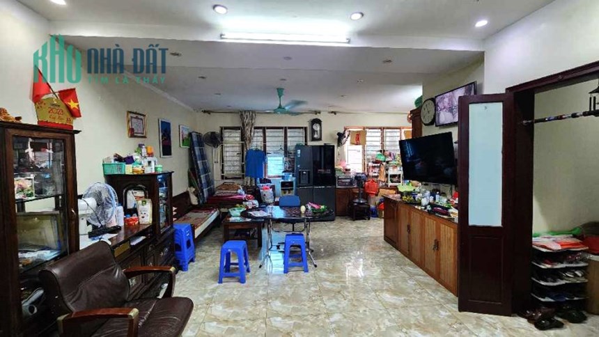GIA ĐÌNH CẦN CHUYỂN NHƯỢNG NHÀ TRƯỜNG CHINH KINH DOANH VĂN PHÒNG VỈA HÈ ĐÁ BÓNG 50M 11TY(CÓ THƯƠNG