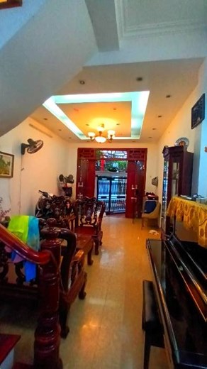 CHUYỂN NHƯỢNG NHÀ NGUYỄN TRÃI 5Tx60M SẴN Ô CHỜ THANG MÁY NHỈNH 6TY