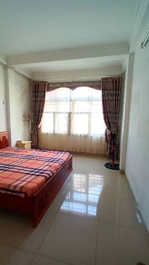 CHUYỂN NHƯỢNG NHÀ NGUYỄN TRÃI 5Tx60M SẴN Ô CHỜ THANG MÁY NHỈNH 6TY
