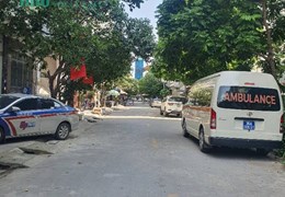 Cực hiếm tại đấu giá Mậu Lương, Kiến Hưng ô tô vào nhà.
