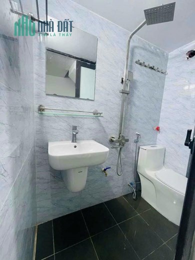 BÁN NHÀ 4 TẦNG PHỐ HỒNG MAI GIÁ: 1 TỶ GIẤY TỜ SỔ ĐẦY ĐỦ HỘ NHẨU TẠI QUẬN HAI BÀ TRƯNG .