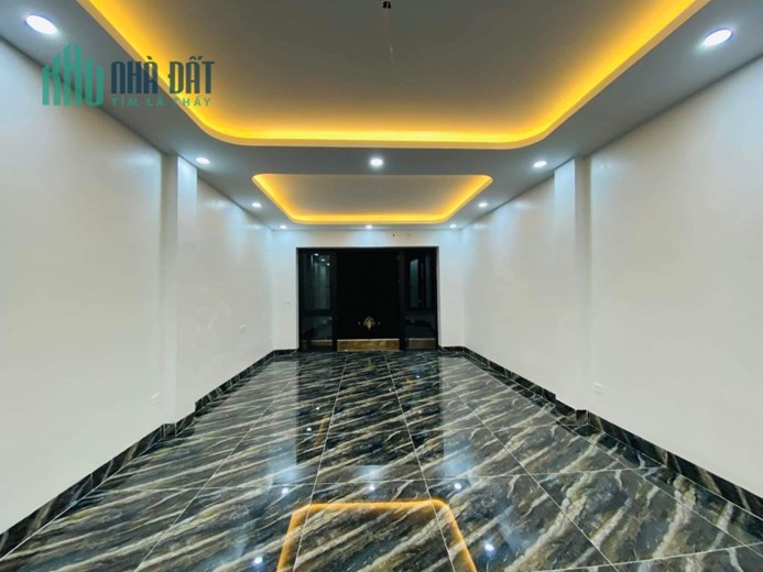 Bán nhà đẹp Tạ Quang Bửu 160m2, 6 Tầng, MT 5m, Ô tô Tránh – Kinh doanh giá 32 Tỷ