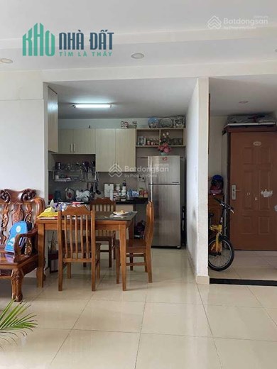 Chính chủ bán căn hộ 81m2, trên tầng có công viên, để lại toàn bộ nội thất