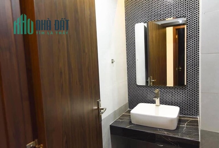 Bán rẻ Nhà Quận 11, HẺM Xe tải, 8M  DT52m2,chỉ 5 tỷ1 có ngay căn nhà