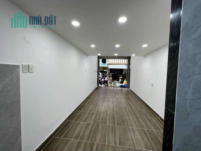 Nhà đẹp 2 tầng MT đường Hồ Thị Kỷ, 15 triệu