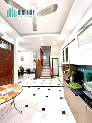 Cực hot - Nhà mới - 5 tầng - 42m2 - Giá chỉ 6.2 tỷ - Lạc Long Quân, Tây Hồ - Gần view Hồ Tây