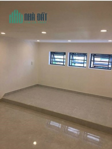 Nhà mới 2 tầng chợ Hồ Thị Kỷ, 12 triệu