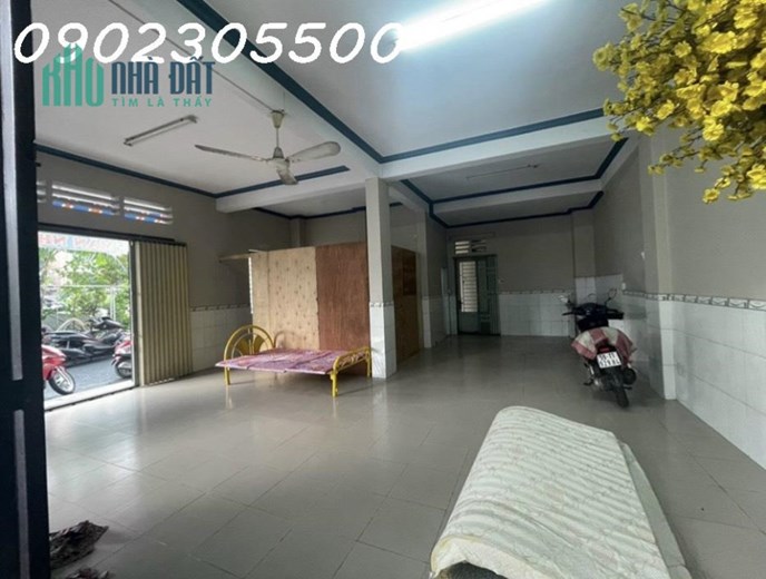 CHÍNH CHỦ CHO THUÊ LÔ GÓC 2 MẶT TIỀN TRIỆT, 2 CĂN NHẬP 1 TẠI NGÃ BA BÌNH THUNG, TÂN ĐÔNG HIỆP, DĨ