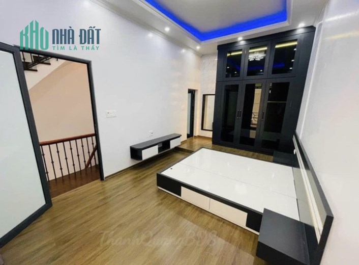 Bán nhà Phạm Văn Đồng, 40m2 5 tầng, 4 phòng ngủ, full nội thất, giá chỉ 5 tỷ
