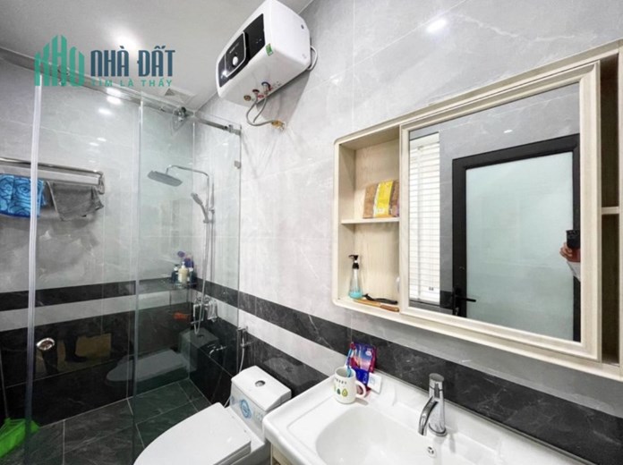 Bán nhà Phạm Văn Đồng, 40m2 5 tầng, 4 phòng ngủ, full nội thất, giá chỉ 5 tỷ