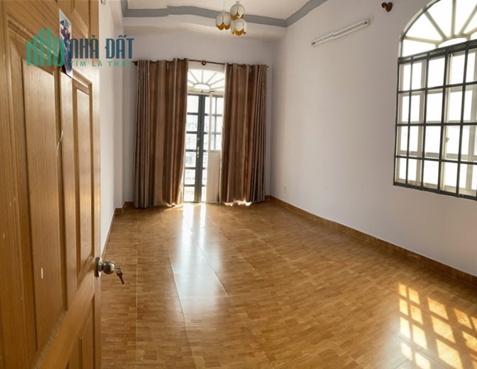 Bán Nhà Đinh Tiên Hoàng Bình Thạnh. DT: 70m2. LH: 0932155399.