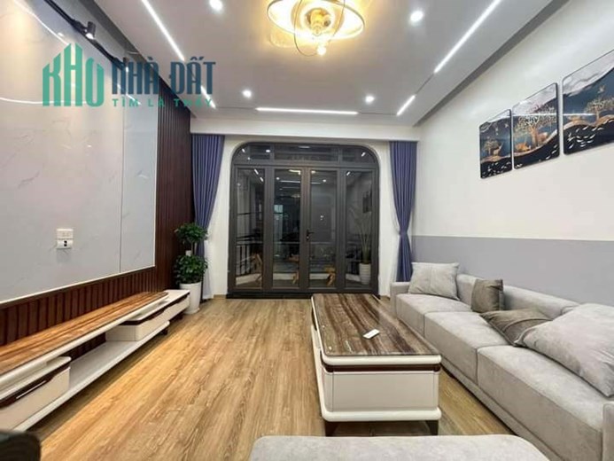 Bán Nhà Ngõ 1 Phố Trần Quốc Hoàn 50m2 x 5 tầng, 5 phòng ngủ đầy đủ công năng, nhà mới ở ngay giá