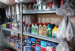 Bận việc nên nghỉ bán cần sang lại một số hàng như nhớt, phụ tùng xe máy với giá rẻ - Địa chỉ: 75c