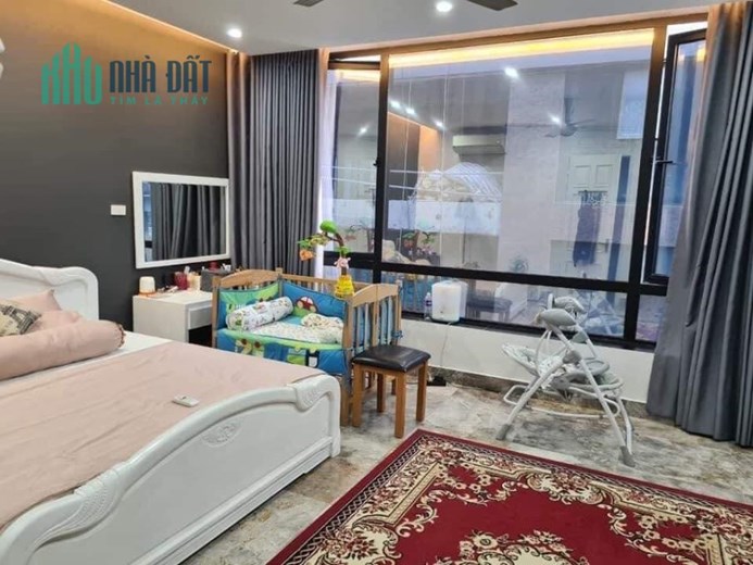 CẦN BÁN SIÊU PHẨM LĨNH NAM - Ô TÔ ĐỖ CỬA - CHỦ ĐỂ LẠI TOÀN BỘ NỘI THẤT.