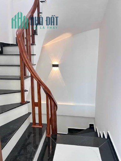 BÁN NHÀ ĐƯỜNG TÔN ĐỨC THẮNG, NHÀ 36M x 5 TẦNG MỚI ĐẸP, GIÁ CHỈ 5 TỶ XÍU