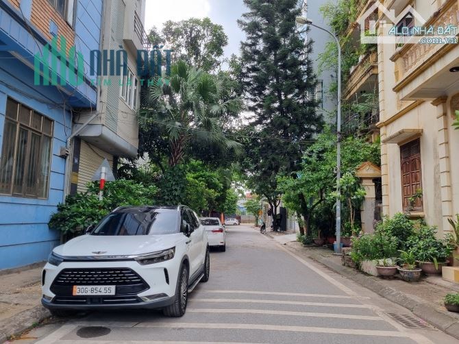 Bán đất Lĩnh Nam, Hoàng Mai, phân lô vỉa hè, kinh doanh, văn phòng 66 m2, 9 tỷ 600