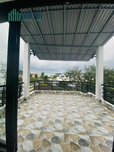 Bán lỗ nhà 3 tầng mới tinh nằm ngay mặt tiền đường Lương Đình Của P.Ngọc Hiệp.