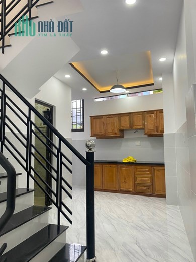 Bán lỗ nhà 3 tầng mới tinh nằm ngay mặt tiền đường Lương Đình Của P.Ngọc Hiệp.
