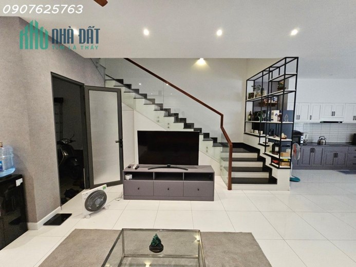 Chính chủ cần cho thuê nhà nguyên căn 1 trệt 3 lầu tại Phước Long B. Quận 9