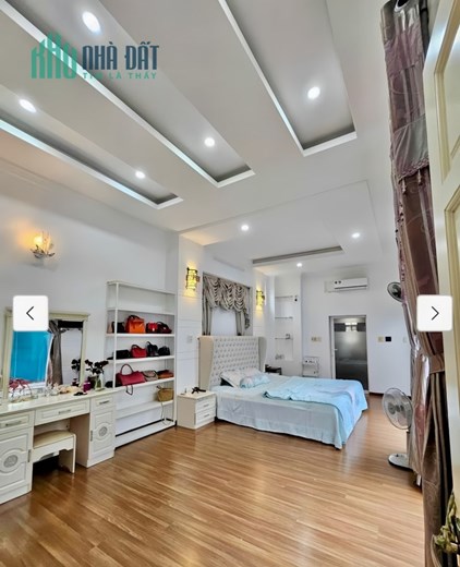Giảm sâu 3 tỷ, Bán biệt thự 190m2 Trưng Nữ Vương (2 chiều). giá 10,x tỷ