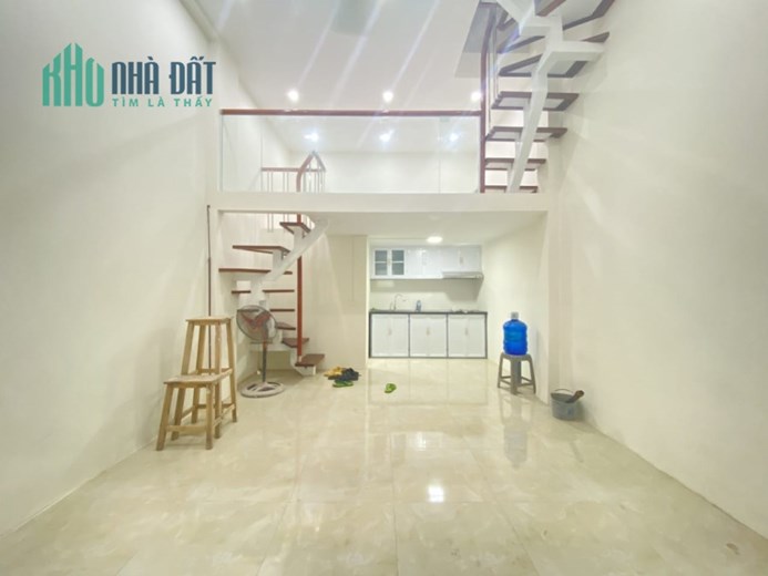 Bán nhà Cổ Nhuế 30m2, 3T, 4m, 2.95 tỷ, Bắc Từ Liêm, ô tô đỗ cửa.