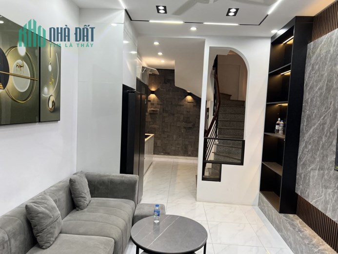 Bán nhà 5 tầng ngõ 58 Hoàng Đạo Thành, Kim Giang, Thanh Xuân full nội thất.