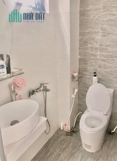 Cho thuê nhà sau lưng nhà mặt tiền 3 tầng kiệt : Thái Thị Bôi, p Thạc gián, Thanh Khê, Đà Nẵng