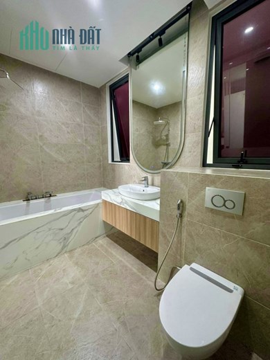 Siêu phẩm. Bán nhà 4 tầng mặt tiền Hải Châu. MT 5.5m nở hậu. Giá 7,x tỷ