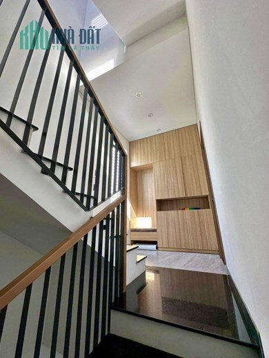 Siêu phẩm. Bán nhà 4 tầng mặt tiền Hải Châu. MT 5.5m nở hậu. Giá 7,x tỷ
