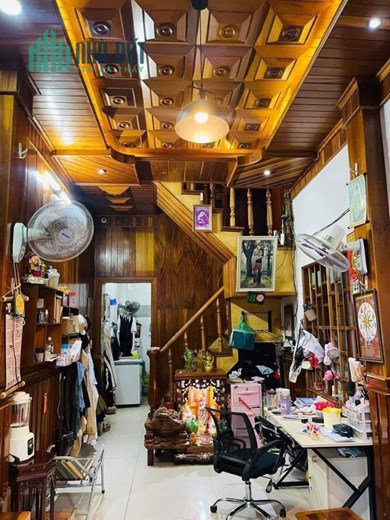 -- bán nhanh nhà 3 tầng Kiệt Trần Cao Vân cách đường chính 15m. TRUNG TÂM ĐÀ NẴNG