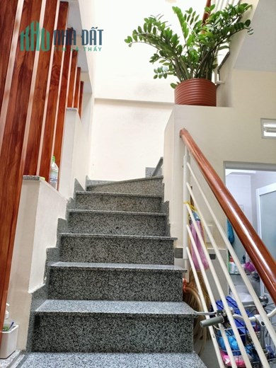 GẦN CÔNG VIÊN LÊ THỊ RIÊNG - CMT8 QUẬN 3, 4X13M CÓ 3 PHÒNG NGỦ GẦN MẶT TIỀN CHỈ 6 Tỉ CHỐT.