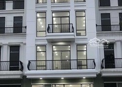 CHÍNH CHỦ CẦN CHO THUÊ CĂN NHÀ MẶT TIỀN ĐƯỜNG NGUYỄN SINH SẮC, PHƯỜNG HOÀ MINH. LIÊN HỆ: 0913484876