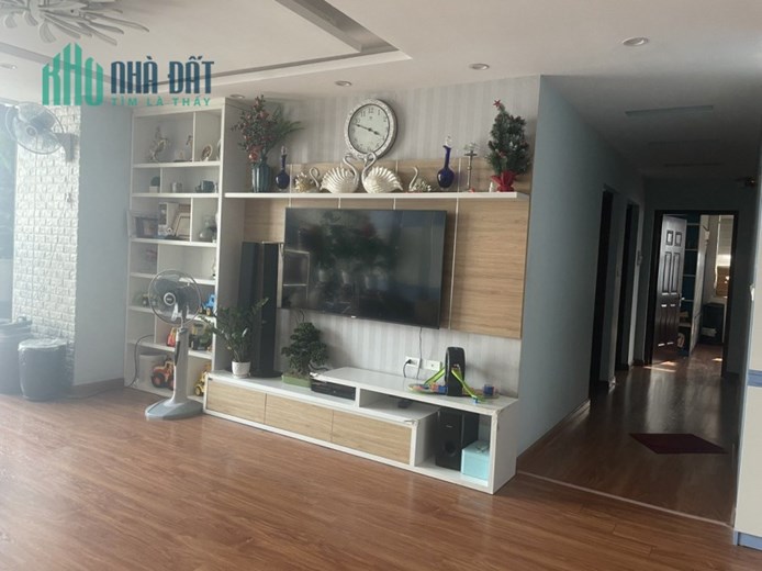 Hiếm ! Căn 3PN 2WC diện tích 144m2 Full nội thất giá 8 tỷ có slot oto BC DN