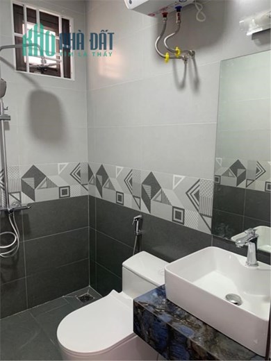 RẺ 50TR BÁN NHÀ  LONG BIÊN HÀ NỘI
33MV 5 TẦNG  GIÁ CHỈ 3.4 TỶ 300M LÀ CẦU VĨNH TUY