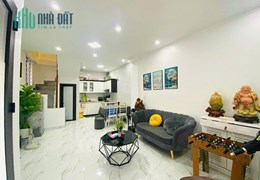 HÀNG HIẾM PHỐ TRUNG TÂM LÊ LỢI 3 TẦNG độc lập xinh xắn,ngõ nông