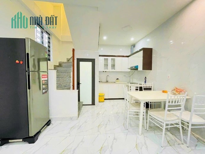 HÀNG HIẾM PHỐ TRUNG TÂM LÊ LỢI 3 TẦNG độc lập xinh xắn,ngõ nông