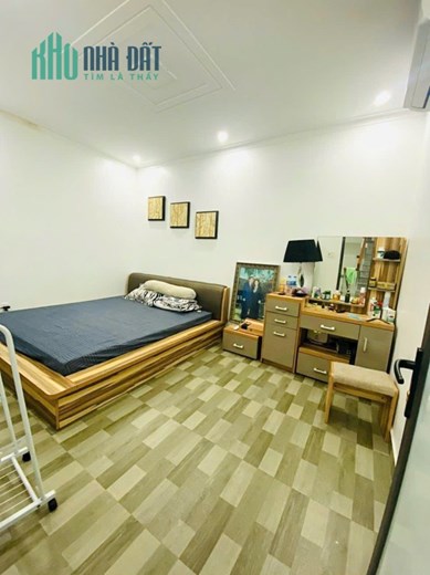 HÀNG HIẾM PHỐ TRUNG TÂM LÊ LỢI 3 TẦNG độc lập xinh xắn,ngõ nông