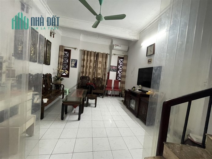 Bán Nhà Phố Xuân Diệu Quận Tây Hồ. 50m Xây 5 Tầng Mặt Tiền 4.2m Nhỉnh 16 Tỷ. Cam Kết Ảnh Thật Mô Tả