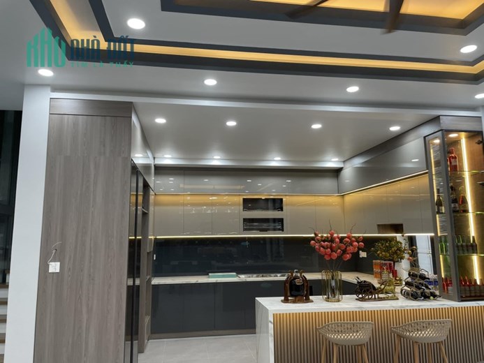 TÔI CHÍNH CHỦ BÁN NHÀ MẶT TIỀN QUẬN TÂN BÌNH 280M2 GIÁ RẺ
