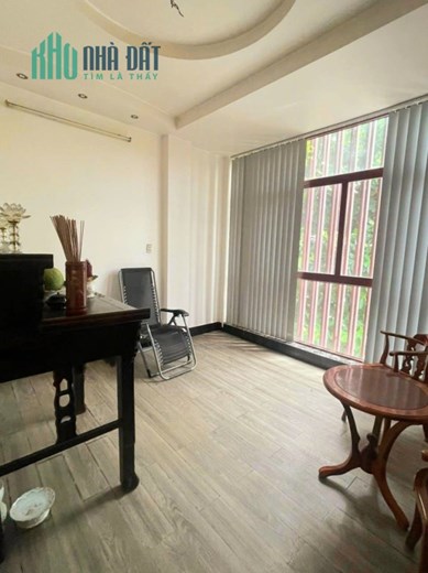 Bán Nhà Mặt Tiền Gò Dầu, Tân Phú, 4m x16m, 4 Tầng Đường 20m Rộng, Chỉ 11.9 Tỷ