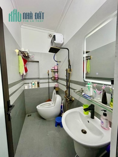 Bán nhà Đình Đông, diện tích 42m 4 tầng GIÁ 2.87 tỉ đẹp như mới, full nội thất